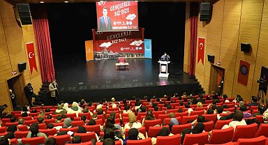 Diyarbakır'da "Gençlerle Biz Bize" söyleşisi