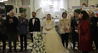 Diyarbakır'da siyasetçileri ve iş adamlarını bir araya getiren düğüne 3 bin kişi katıldı