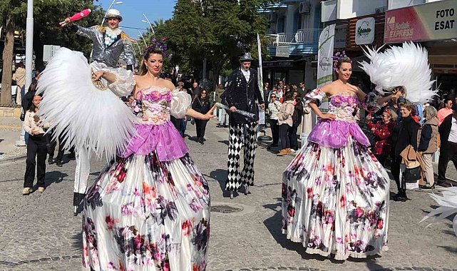 Doğu kışı yaşarken, Datça'da Badem Çiçeği Festivali başladı