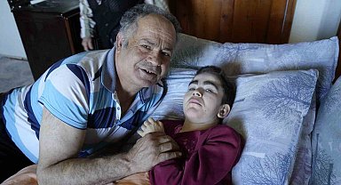 Doktorların "15 yaşını göremez" dediği engelli kızı şimdi 28 yaşında