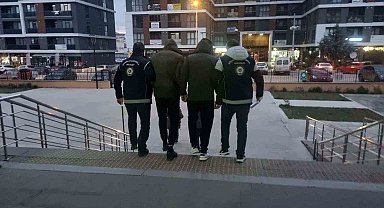 Edirne'de göçmen kaçakçılarında 625 bin TL değerinde para yakalandı