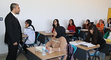 Edremit Belediyesi 4 bin 400 öğrencinin YKS ücretini ödedi