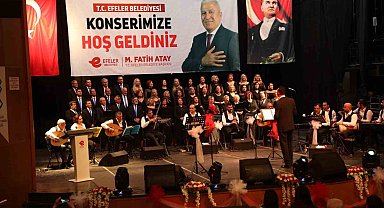 Efeler Belediyesi korosundan müzik ziyafeti