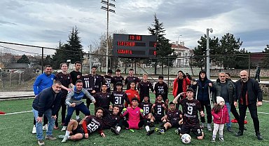 Eğitimciler Spor Lisesi adını yarı finale yazdırdı