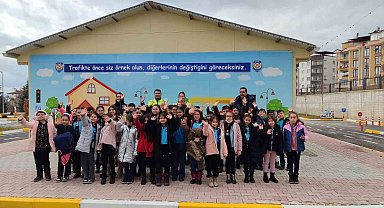 Elazığ'da öğrencilere trafik uygulamaları anlatıldı