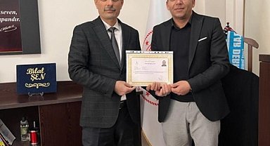 Emet'te başarılı öğretmenler ödüllendirildi
