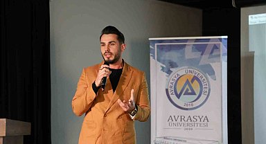 Ergenlikte en sık rastlanılan psikolojik problemleri ve çözümlerini anlattı