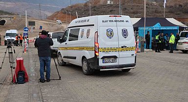 Erzincan İliç'te toprak kaymasının meydana geldiği maden ocağının çevre izin ve lisans belgesi iptal edildi