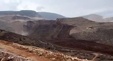 Erzincan'da maden sahasında toprak kayması: En az 9 kişi toprak altında
