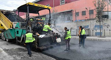 Esenyurt'ta cadde ve sokaklarda asfaltlama çalışmaları sürüyor