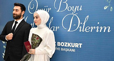 Esenyurtlu çiftler Sevgililer Günü'nde dünya evine girdi