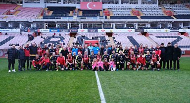 Eskişehir'in emektar futbolcuları bir araya geldi