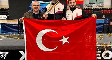 Eskrimci Toprak Altınçekiç'ten gümüş madalya