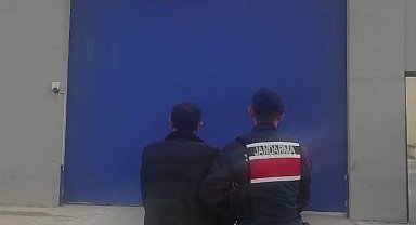 Evin penceresinden kaçarken jandarma yakaladı