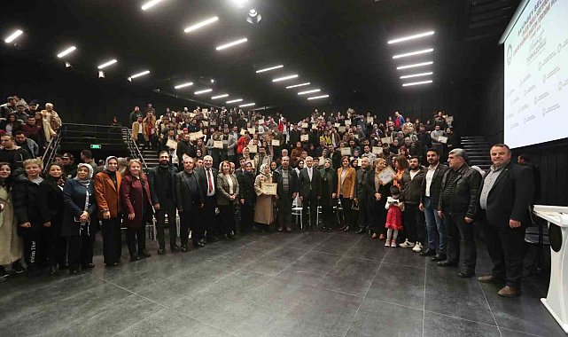 Evlilik Okulu'nda eğitim gören 452 çift daha sertifikasını aldı