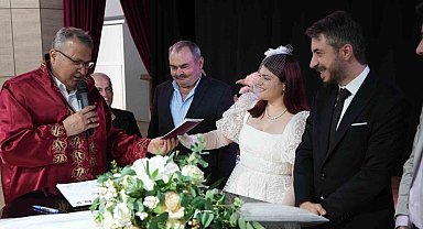 Evliliklerini taze tutmak için 29 Şubat'ı seçtiler