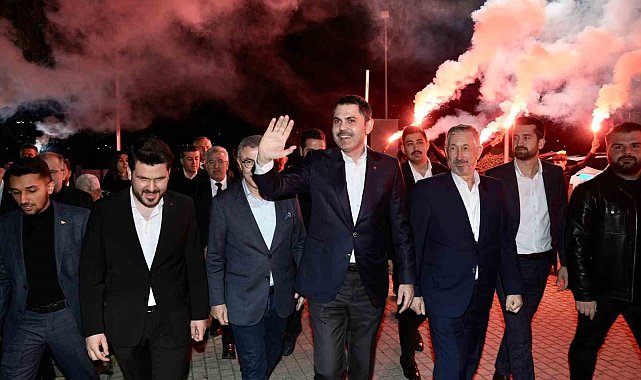 Eyüpsultan'da konuşan Murat Kurum: "Biz 230 km söz verip 8 km yapanlardan değiliz"