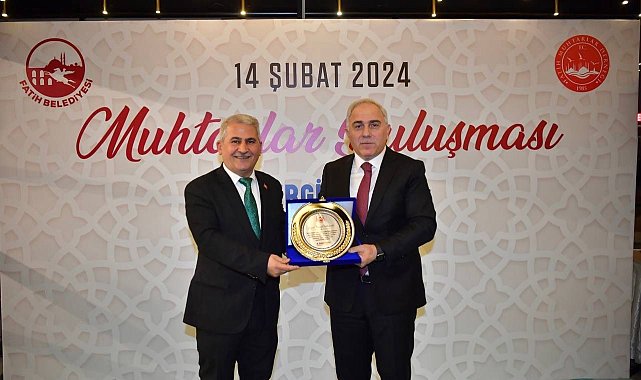 Fatih Belediye Başkanı Turan, muhtarlara yeni dönem projelerini anlattı