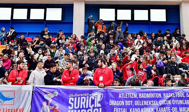Fatih Belediye Başkanı Turan, Suriçi Basketbol Kupası finalinde gençlerle buluştu