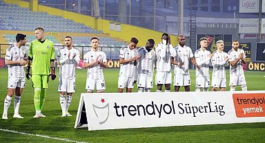 Fernando Santos, kazanan 11'i bozmadı