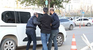 FETÖ'den aranan ihraç polis memuru Mersin'de yakalandı