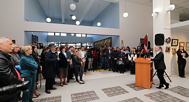 Fikret Otyam'ın anısına, 'Bir Sevdadır Anadolu' sergisi açıldı