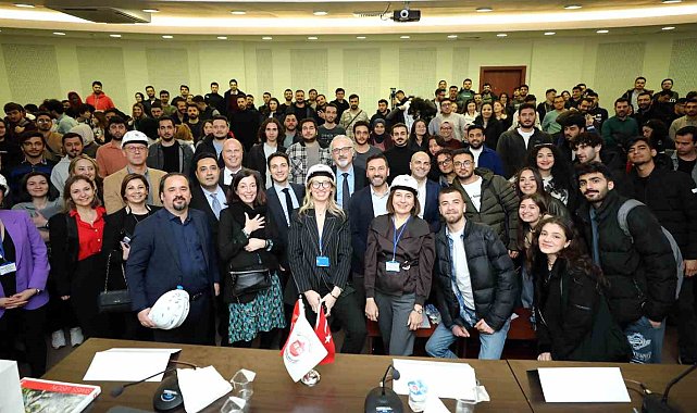 GAÜN'de teknolojinin izinde inovasyon ve kariyer sohbetleri