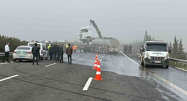 Gaziantep - Şanlıurfa yolunda zincirleme trafik kazası: 1 yaralı