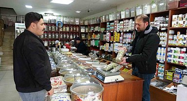 Geçmeyen öksürük bitki çaylarına rağbeti artırdı