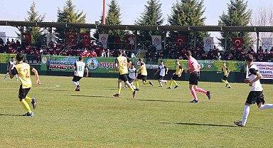Gençleri sporla buluşturan 'Mahallemde Maç Var' turnuvasında ilk düdüğü Ümit Öztürk çaldı