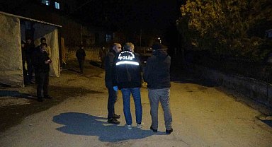 Gençlerin "kız" kavgası kanlı bitti: 1 yaralı