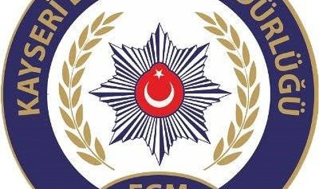 Göçmen kaçakçısı polisten kaçamadı