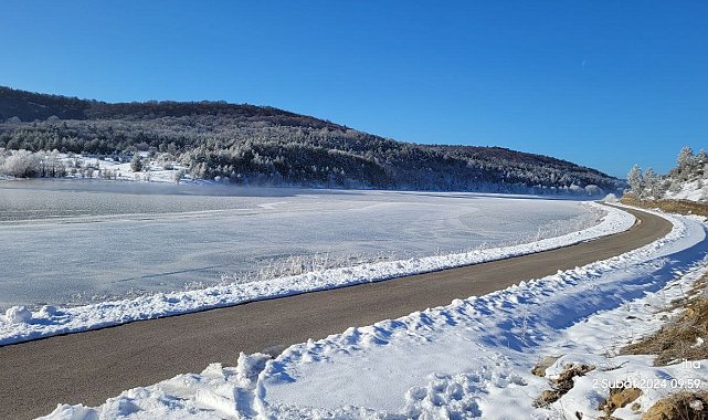 Göletlerin yüzeyleri dondu, ağaçlar buz tuttu