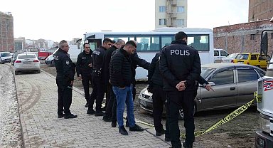 Görüşmeye çağırdığı arkadaşını silahla vurdu