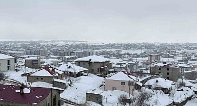 Hakkari'de 10 köy ve 32 mezra yolu ulaşıma kapandı