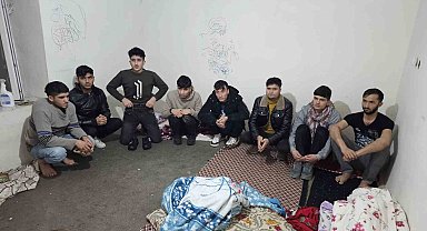 Hakkari'de 9 kaçak göçmen yakalandı