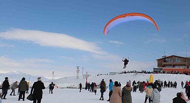Hakkari'de kar festivali coşkusu