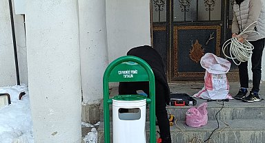 Hakkari'nin dört bir yanına çöp kovası yerleştirildi