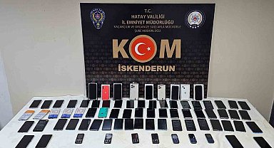 Hatay'da 77 adet kaçak cep telefonu ele geçirildi
