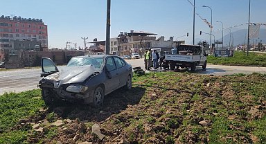 Hatay'da trafik kazası: 2 yaralı