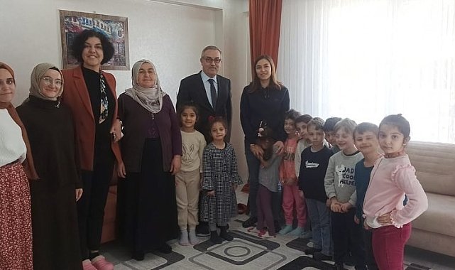 Hatay'dan tayini çıkan öğretmeni yalnız bırakmadılar