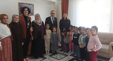 Hatay'dan tayini çıkan öğretmeni yalnız bırakmadılar