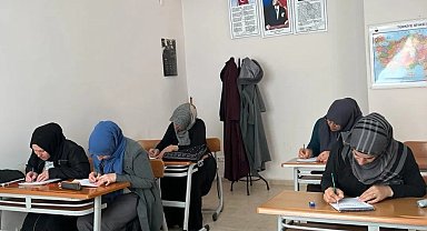 Her yaş için okuma-yazma eğitimi Halk Eğitim'de