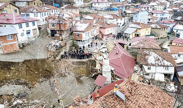 Heyelan yaşanan köyün önemli bir bölümü taşınacak