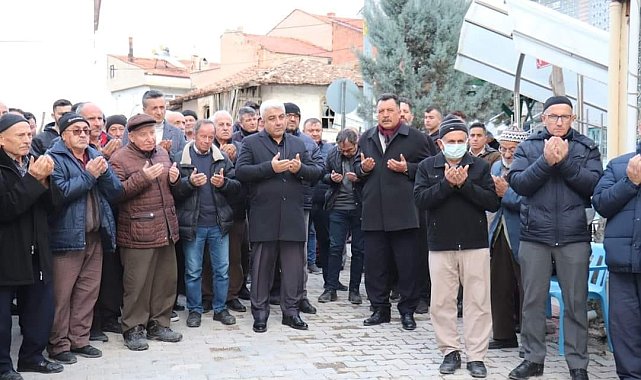 Hisarcık'ta 48 kişilik umre kafilesi dualarla uğurlandı