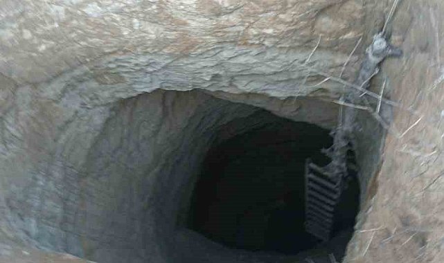 Hızını alamayan defineciler tarihi eser bulma hayaliyle 30 metre kuyu kazdı