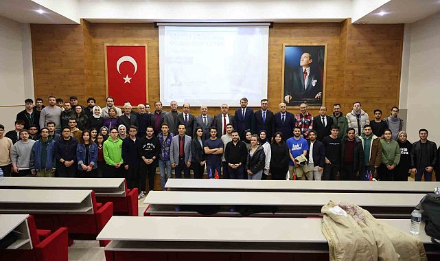 HKÜ'de "Türkiye Yüzyılı'nda Mühendislik Eğitimi" konferansı