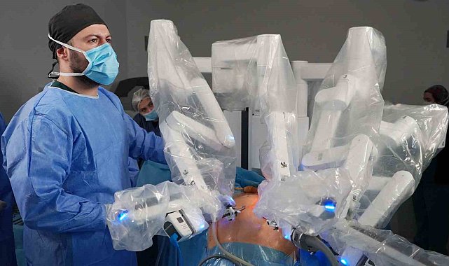 İEÜ Medical Point Hastanesinde 'Da Vinci' dönemi