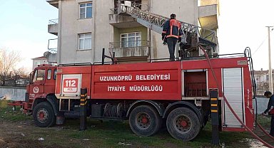 İki katlı evde çıkan yangın uzun uğraşlar sonucu kontrol altına alındı