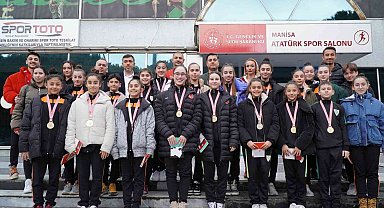 İl Müdürü Öztürk, şampiyon sporcuları tebrik etti
